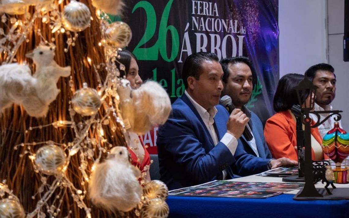 Celebran la Feria del Árbol y la Esfera con música y Lucha Libre El