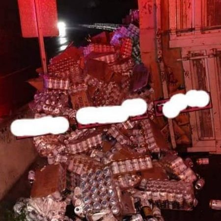 Tráiler cargado de cerveza vuelca en la México-Cuautla – El Sol de Toluca