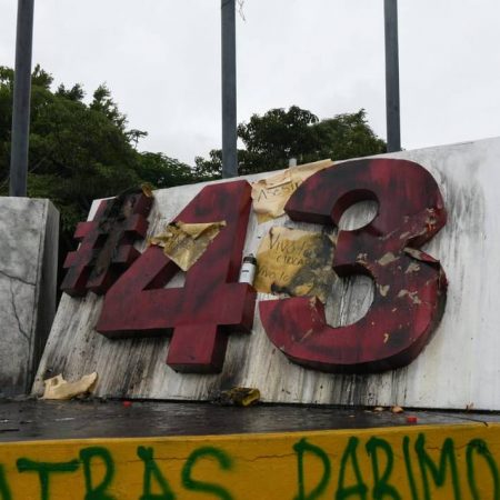 Queman en Guerrero antimonumento de los 43 de Ayotzinapa – El Sol de Toluca