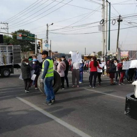 Vecinos bloquean la México-Texcoco por falta de agua  – El Sol de Toluca
