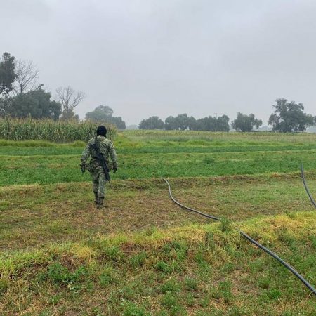 Militares aseguran manguera de 300 metros de longitud utilizada para el robó de combustible  – El Sol de Toluca