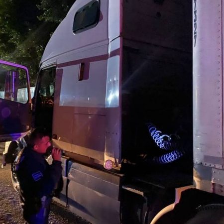 Detienen a sujetos acusados de secuestrar un trailer y al chofer – El Sol de Toluca