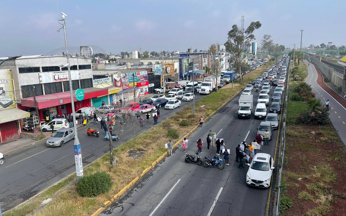 Familiares De Tres Personas Detenidas Realizan Bloqueo En La Avenida Central De Ecatepec El 8728