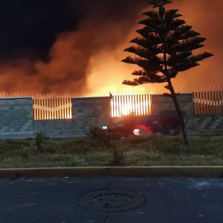 Se registra fuerte incendio de pastizal en las instalaciones de la UAEM en Chimalhuacán – El Sol de Toluca
