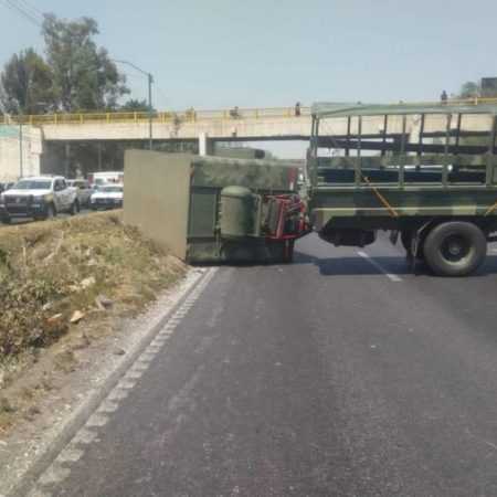 Volcadura de camión de la Sedena deja varios militares lesionados en la México-Querétaro – El Sol de Toluca
