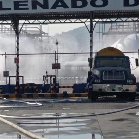 Bomberos controlan fuga en una pipa de gas en Tlalnepantla – El Sol de Toluca