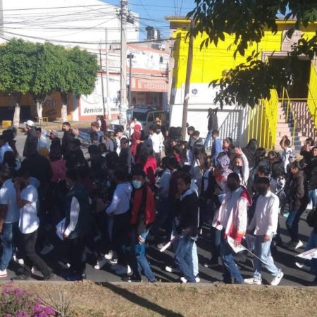 Alumnos del FNERRR marchan en Chimalhuacán – El Sol de Toluca