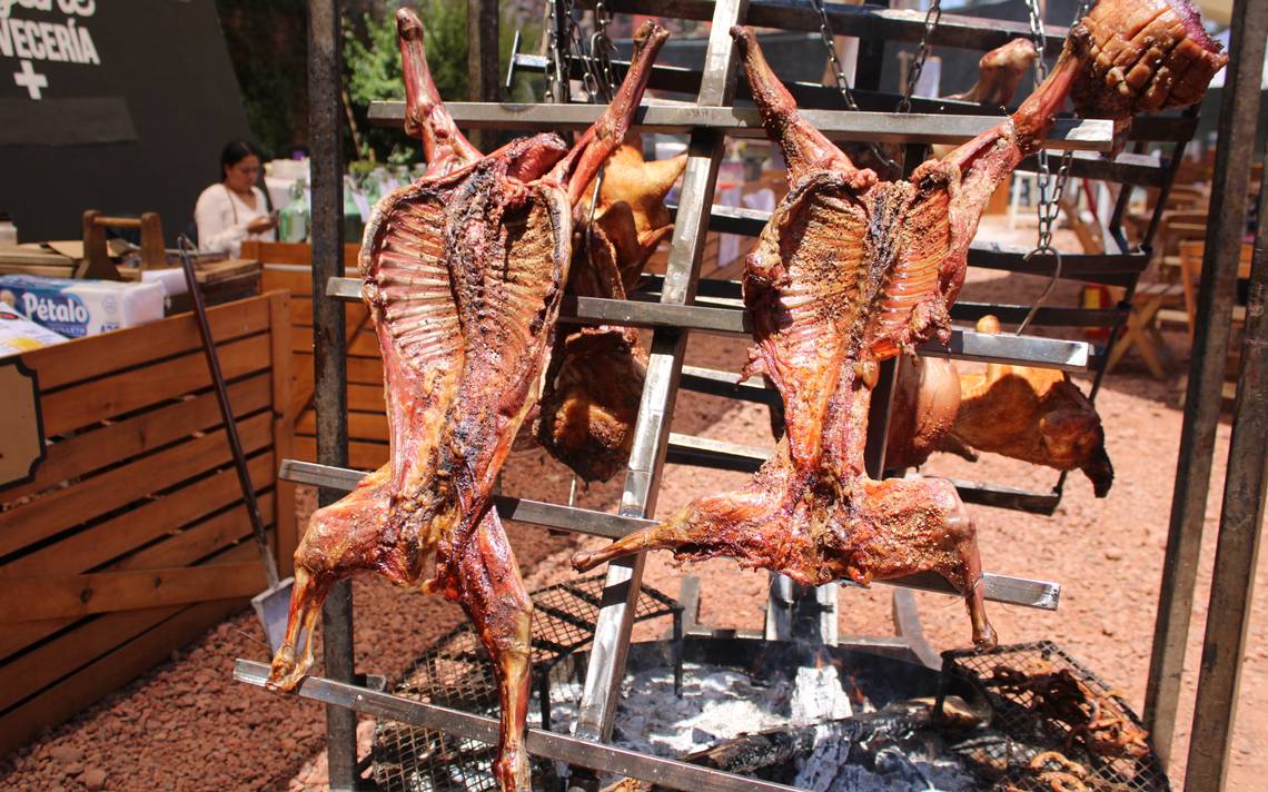 Se armó la carnita asada en Valle de Bravo; comenzó el Festival “Valle