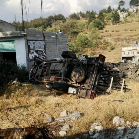 Volcadura en la Toluca-Zitácuaro deja dos personas lesionadas – El Sol de Toluca