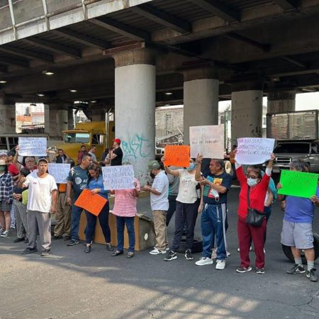 Vecinos de Ecatepec bloquean Avenida Central – El Sol de Toluca